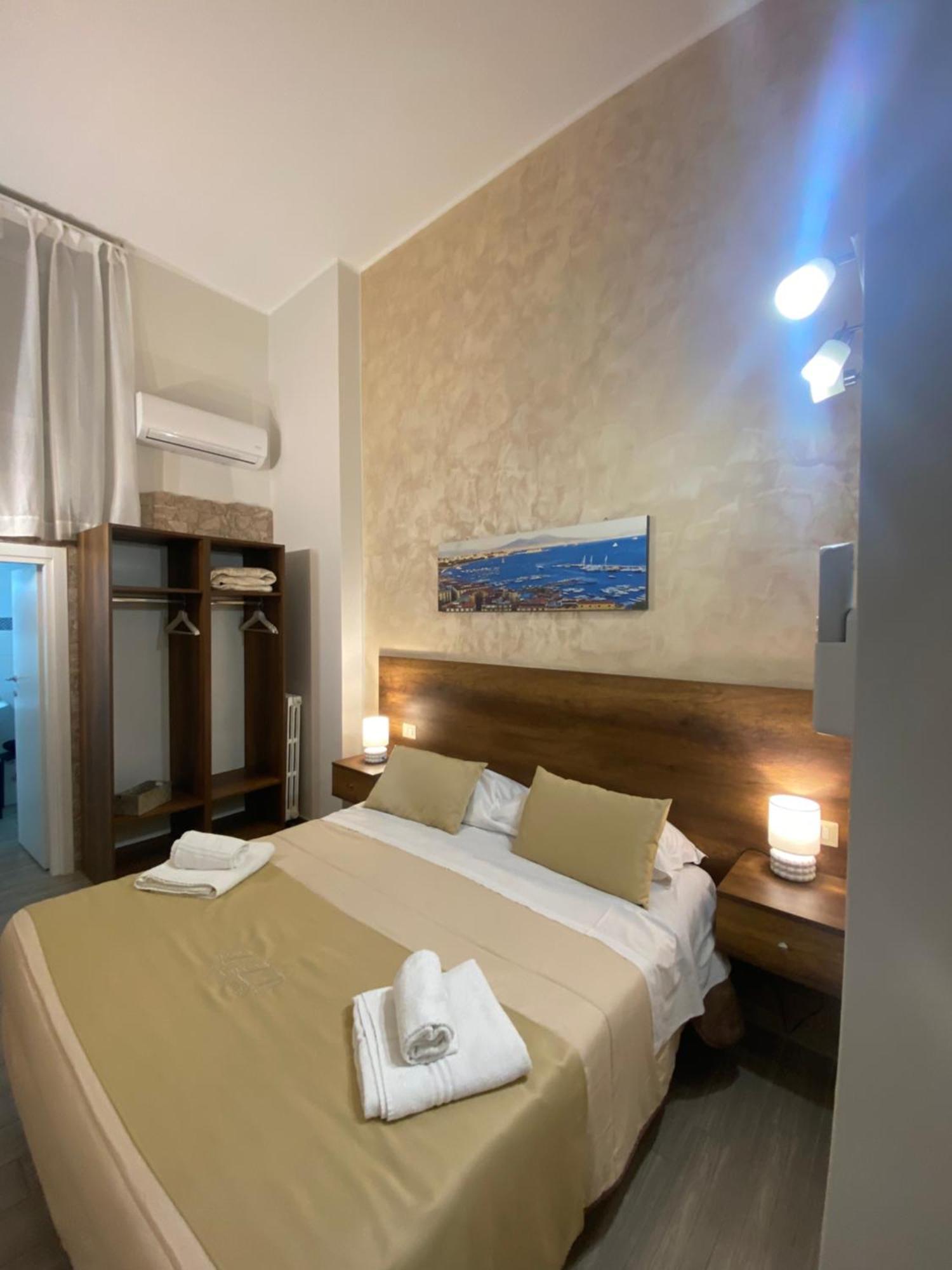 La Dimora Dei Borboni Bed and Breakfast Napoli Eksteriør billede