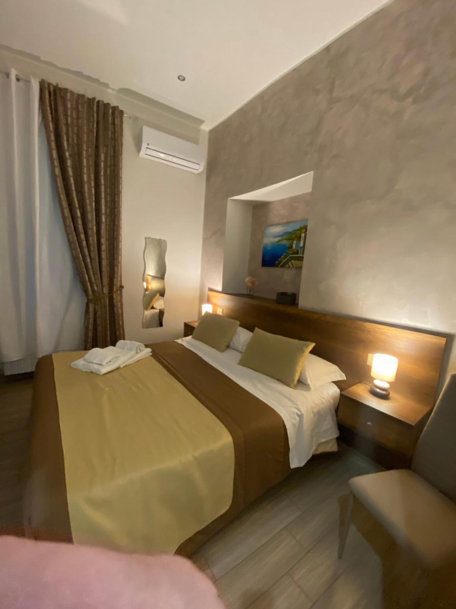 La Dimora Dei Borboni Bed and Breakfast Napoli Eksteriør billede