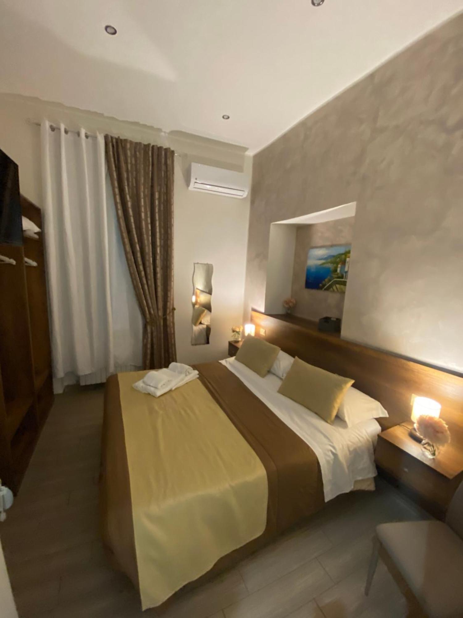 La Dimora Dei Borboni Bed and Breakfast Napoli Eksteriør billede