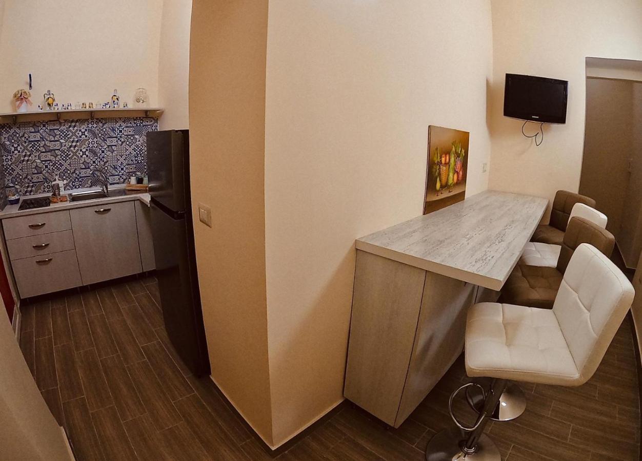 La Dimora Dei Borboni Bed and Breakfast Napoli Eksteriør billede
